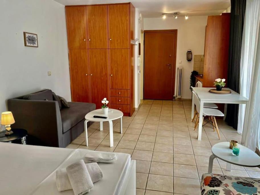 Modern Studio Large Veranda -Metro Station Suggrou Apartment Athens Ngoại thất bức ảnh