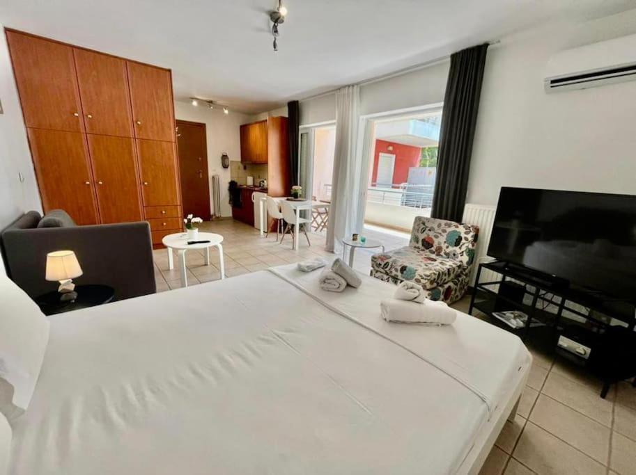 Modern Studio Large Veranda -Metro Station Suggrou Apartment Athens Ngoại thất bức ảnh