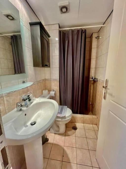 Modern Studio Large Veranda -Metro Station Suggrou Apartment Athens Ngoại thất bức ảnh